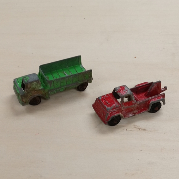 2 tootsie toy trucks - Picture 1 of 3